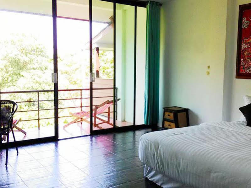 Lanta Friendly House Hotel Koh Lanta Bagian luar foto