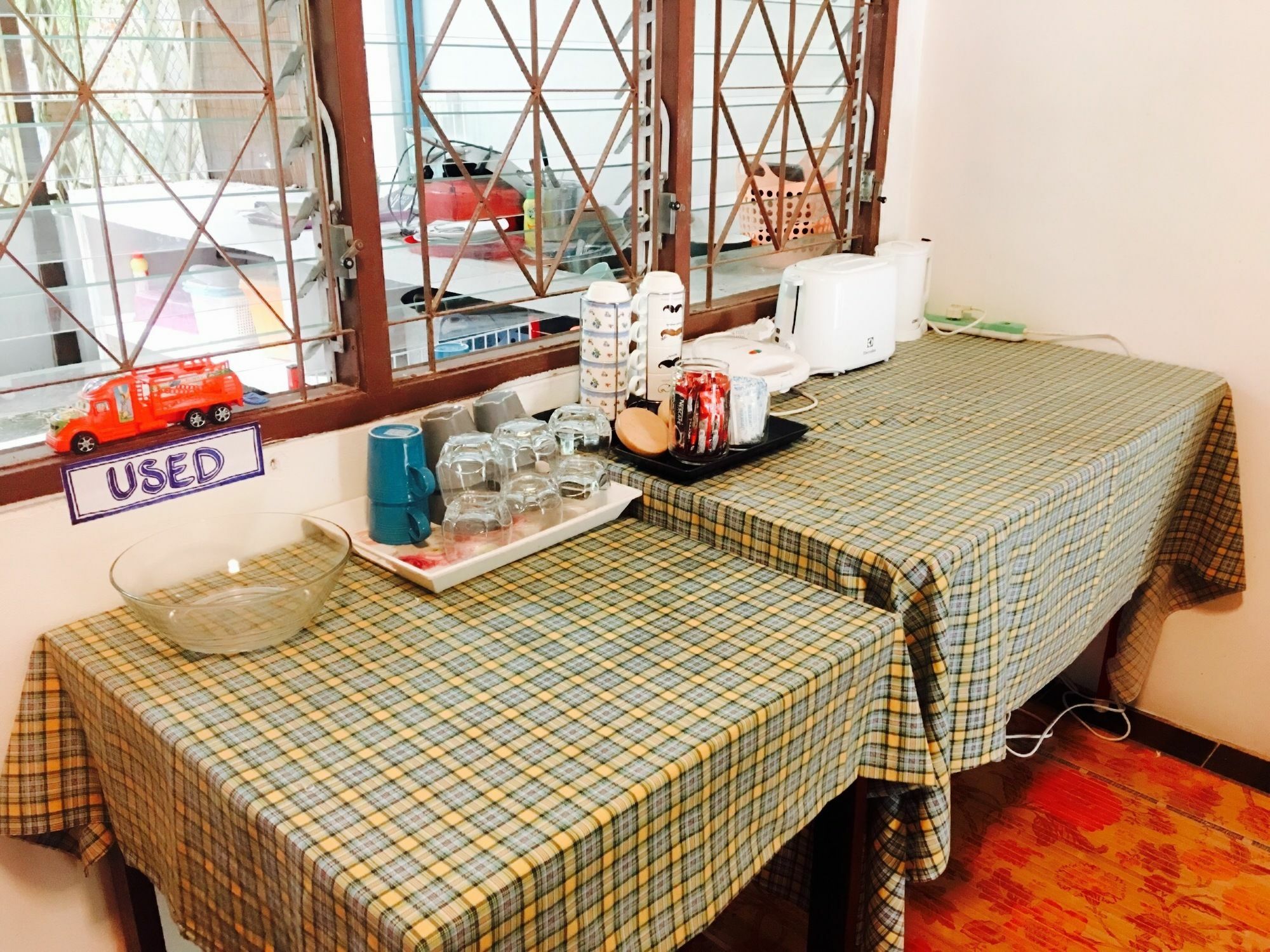 Lanta Friendly House Hotel Koh Lanta Bagian luar foto