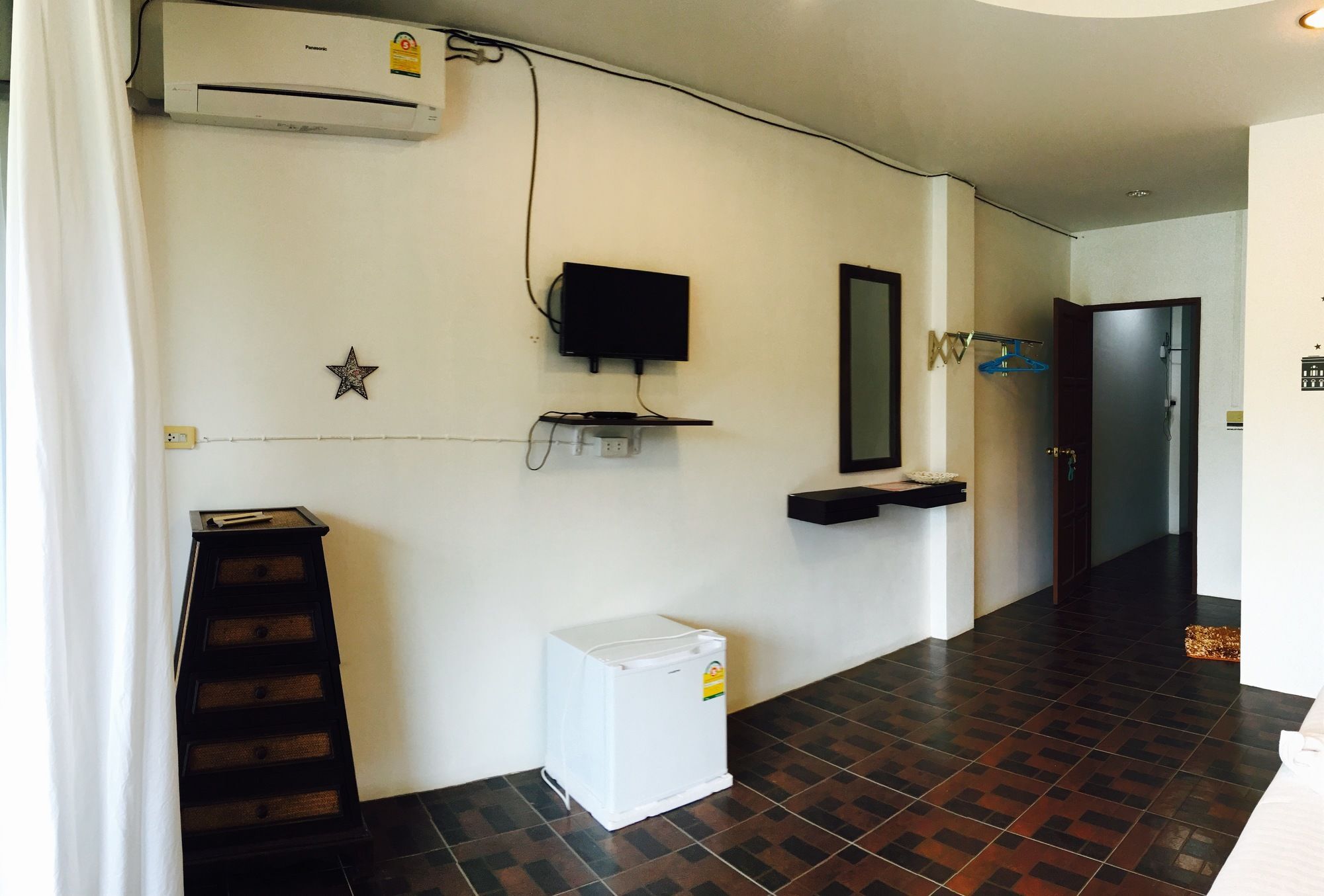 Lanta Friendly House Hotel Koh Lanta Bagian luar foto